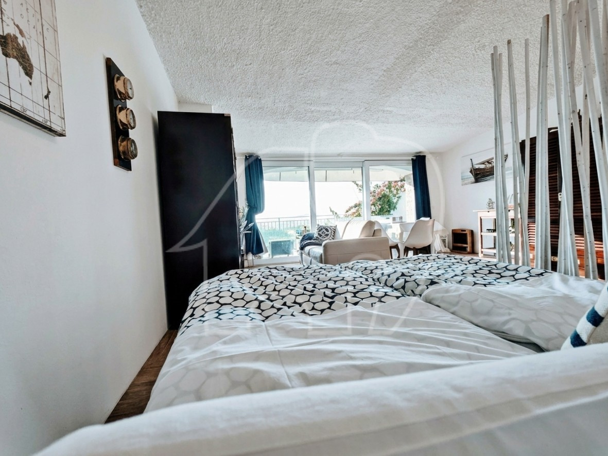 008__n2 Appartamento bilocale con vista lago e piscina