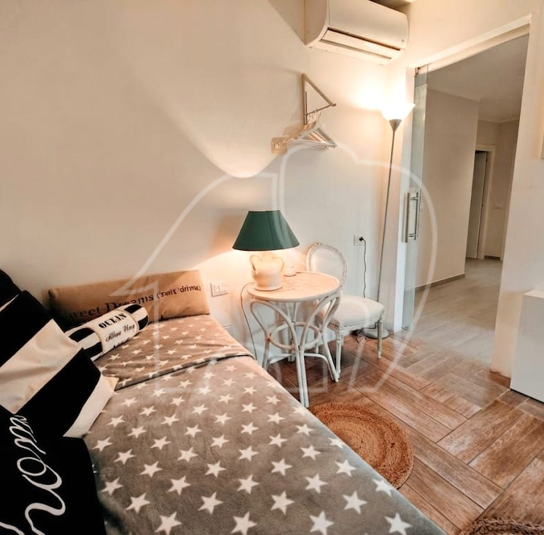Appartamento bilocale con vista lago e piscina