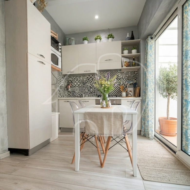 Appartamento su due livelli con vista lago e dependance