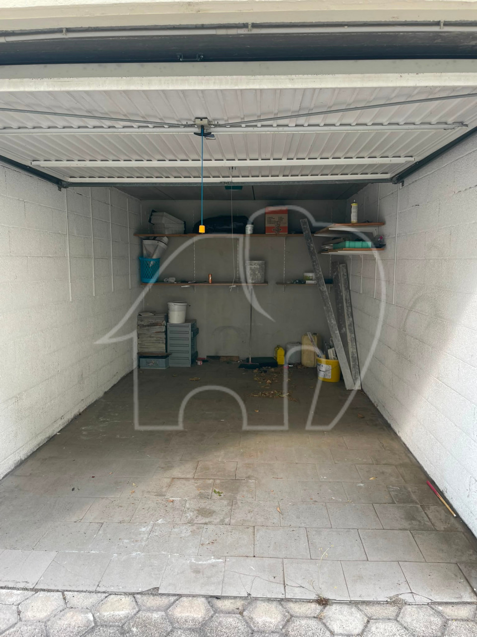 Fascino storico in centro a Merano:Ampio quadrilocale con garage e posto