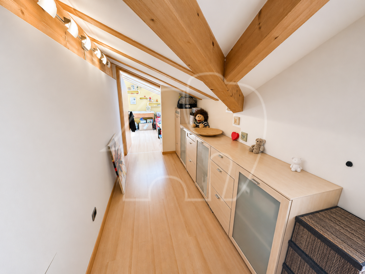 Caldaro – Ampio trilocale con terrazza e garage