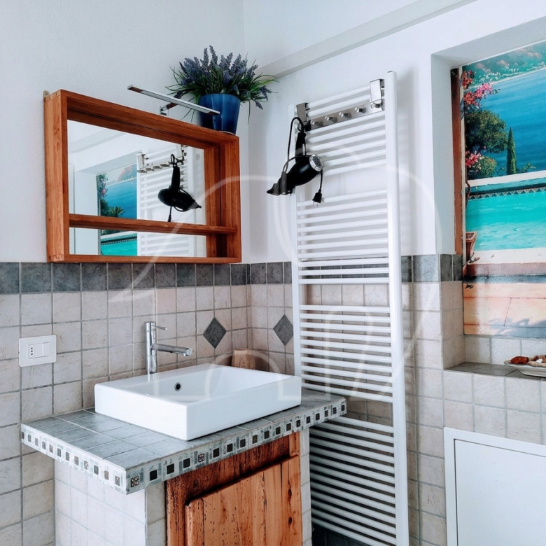 Ampio appartamento bilocale con vista lago e piscina