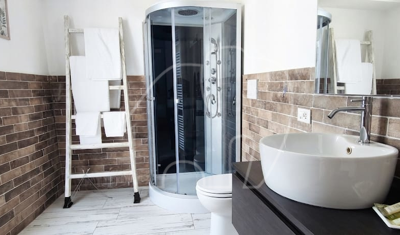 Appartamento su due livelli con vista lago e dependance