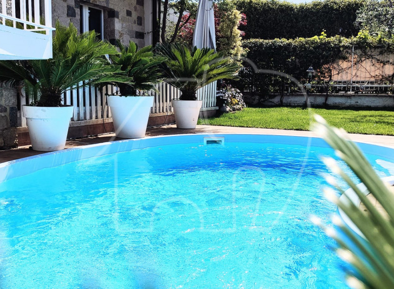 Ampio appartamento bilocale con vista lago e piscina