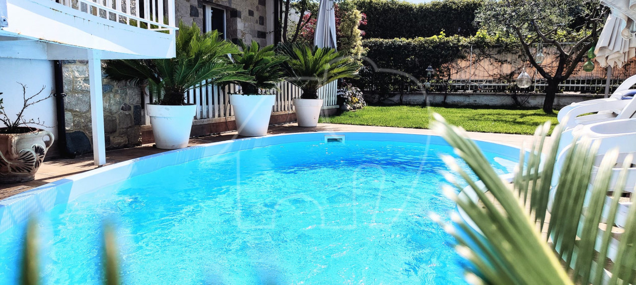 016__n14 Ampio appartamento bilocale con vista lago e piscina