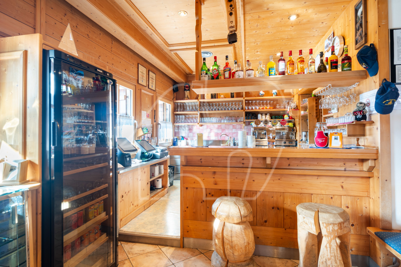 020__j6 Halbweghütte