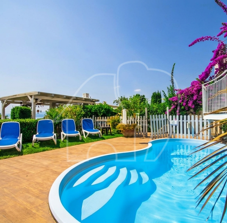 Appartamento su due livelli con vista lago e dependance