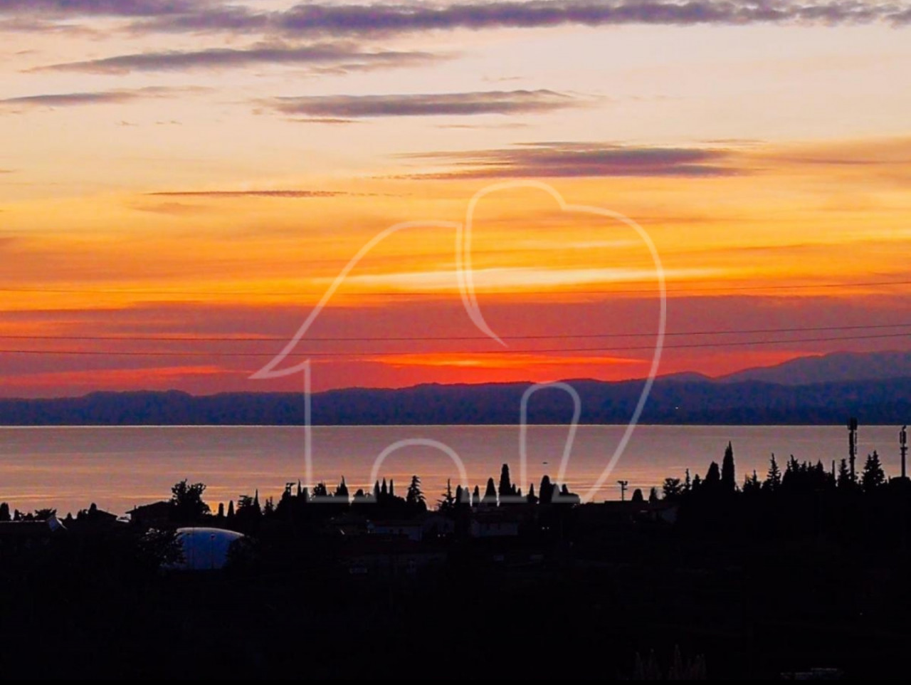 025__n17 Appartamento su due livelli con vista lago e dependance