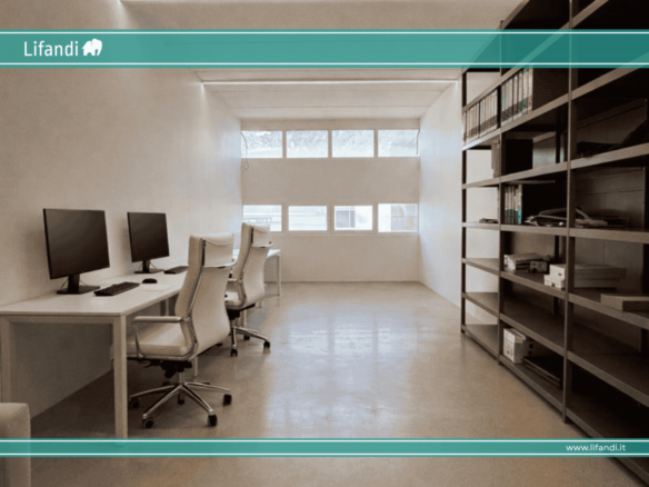 Ampio Magazzino/capannone di 700 m² con Vista Ippodromo e Potenzialità Residenziale