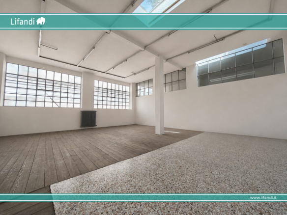 Spazio commerciale nel cuore di Bolzano – ideale come showroom, ufficio o studio