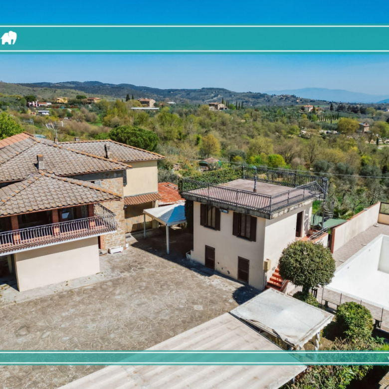 Casale con uliveto