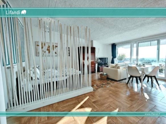 Zweizimmerwohnung mit Seeblick und Pool