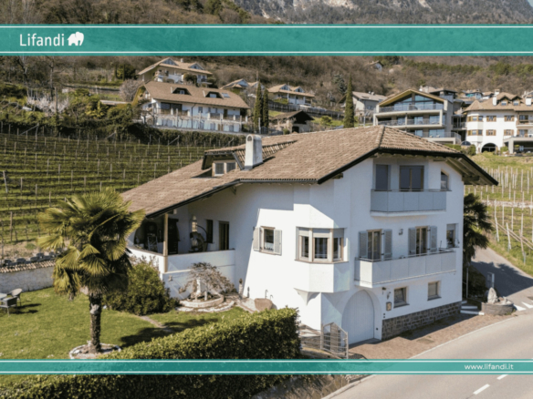 Villa Unifamiliare con giardino
