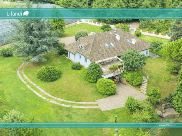 Girlan – Villa im landwirtschaftlichen Grün