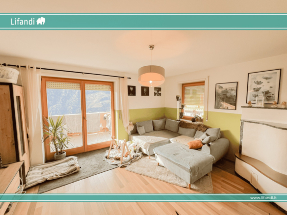 Attraktive 3-Zimmerwohnung mit zwei Terrassen und Panoramablick in Verdins