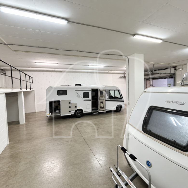 Magazzino a Bolzano: spazio per il camper e per la Sua attività