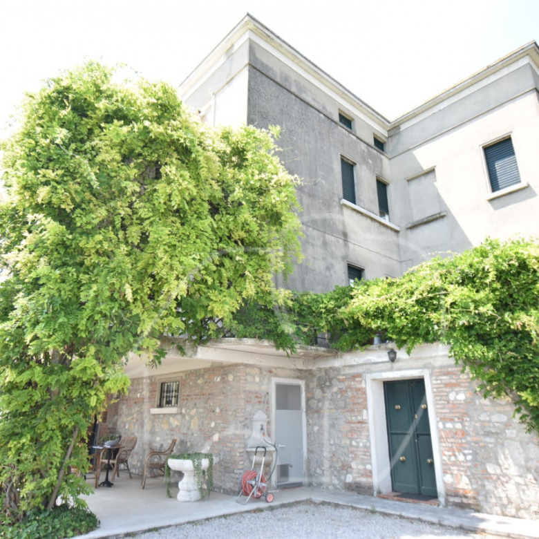 Padenghe sul Garda: Casa singola con terreno privato