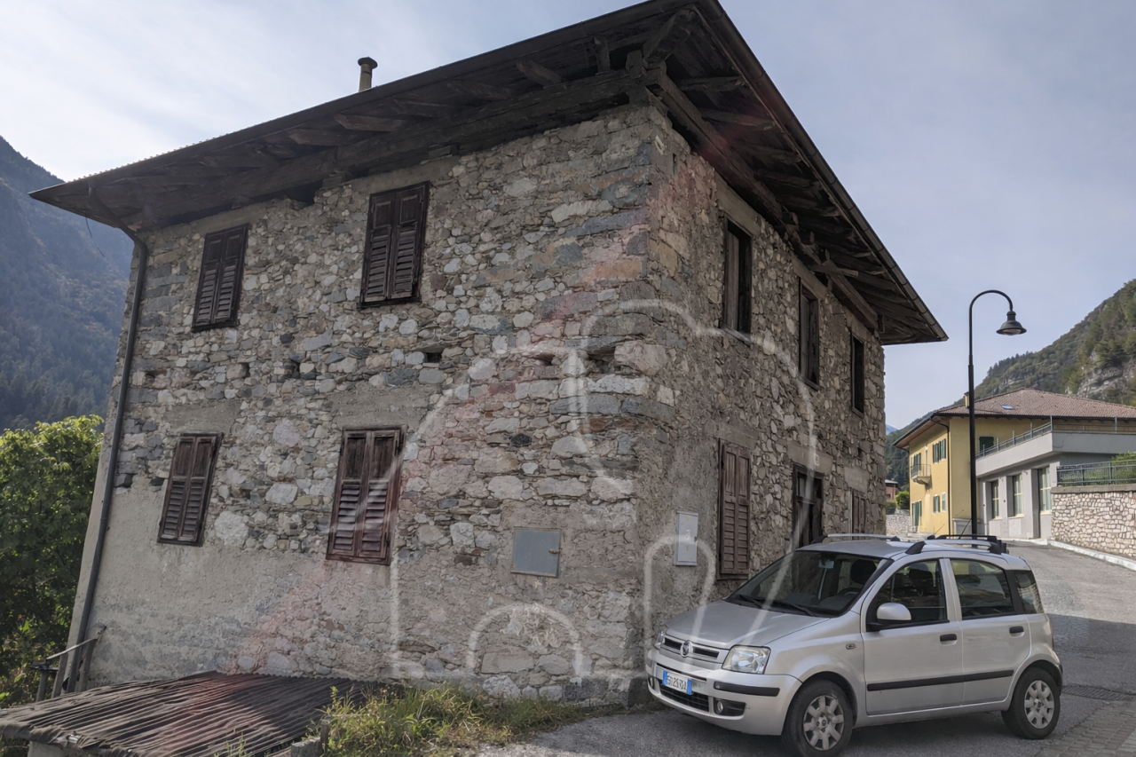 Caldes, Val di Sole: Casa-rustico