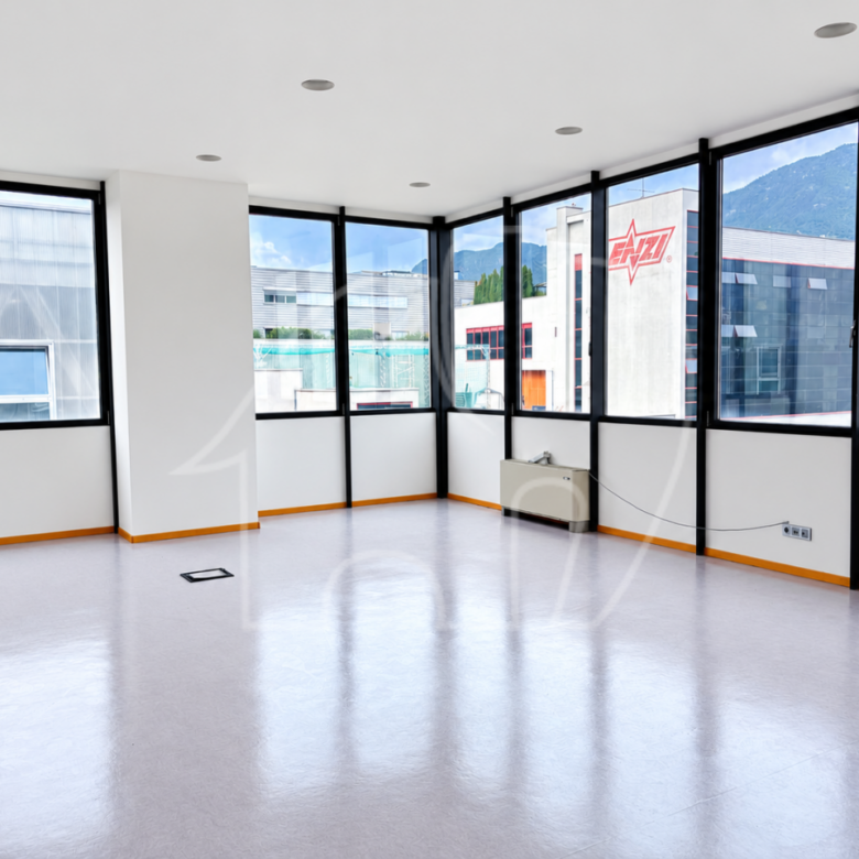 Großzügiges Büro mit Lager und Lastenaufzug