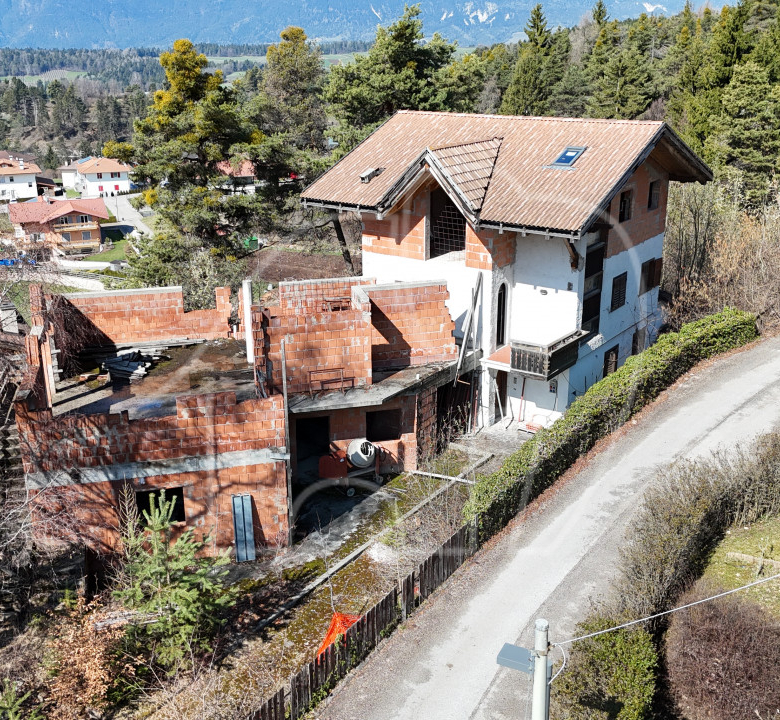 Renovierungsbedürftiges Haus mit enormen Potenzial