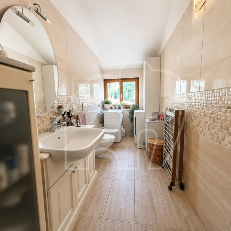 Trilocale: Rovere della Luna