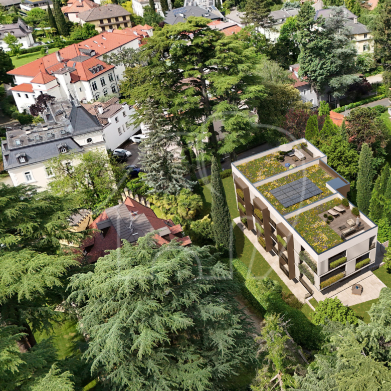 Esclusivo Appartamento di Lusso al Piano Terra con Giardino a Merano