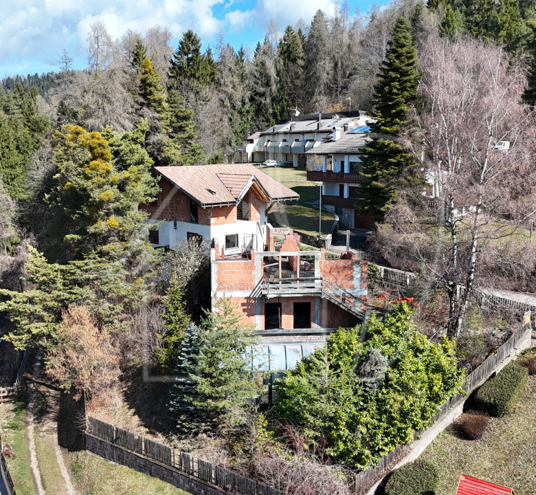 Renovierungsbedürftiges Haus mit enormen Potenzial