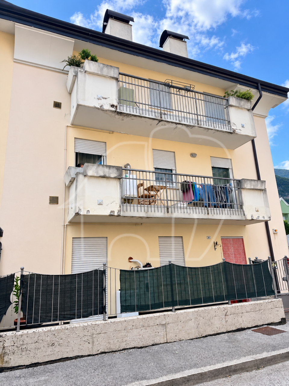 006__j7 Mezzolombardo – Interessante opportunità di investimento in posizione strategica