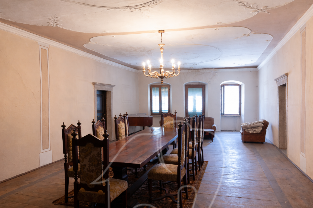 006__n08 Tuenno – Palazzo in vendita