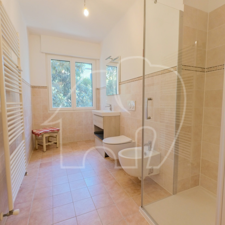 Trilocale ristrutturato con cantina e balcone