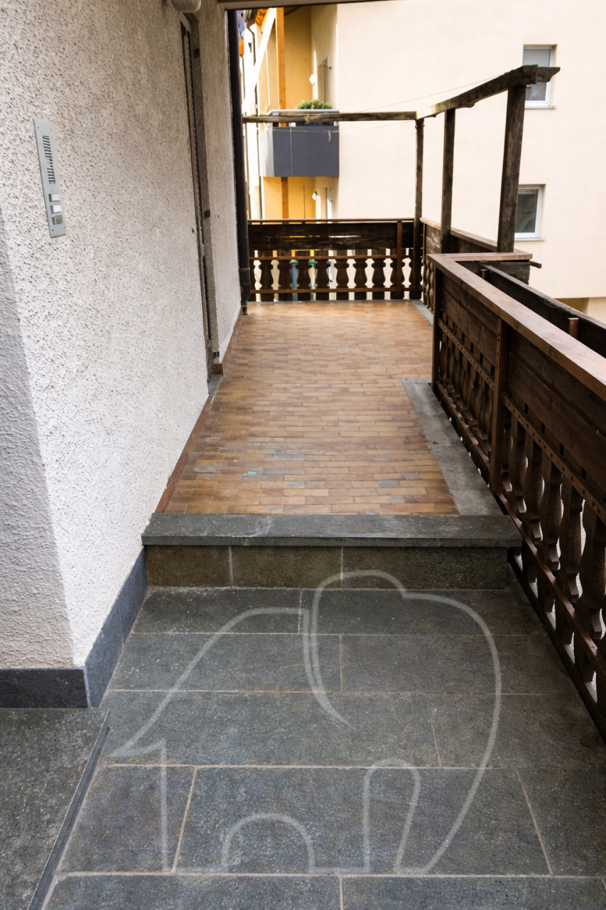 008__j9 Branzoll – Gebäude