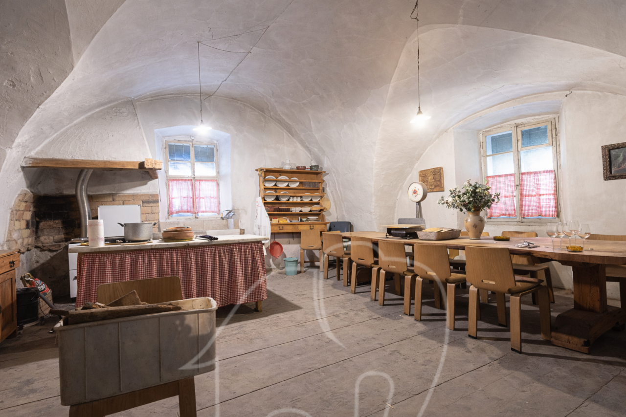 008__n22 Tuenno – Palazzo in vendita