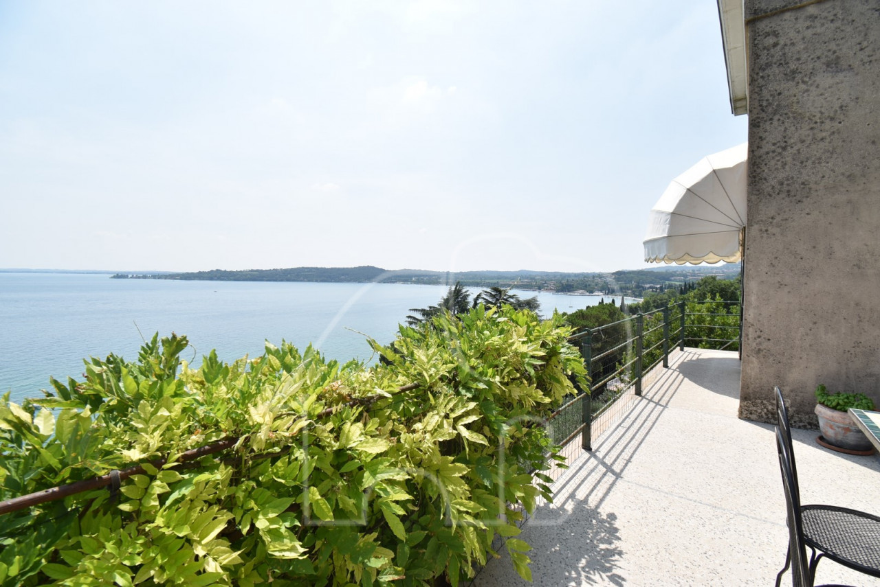 009__j3 Padenghe sul Garda: Casa singola con terreno privato