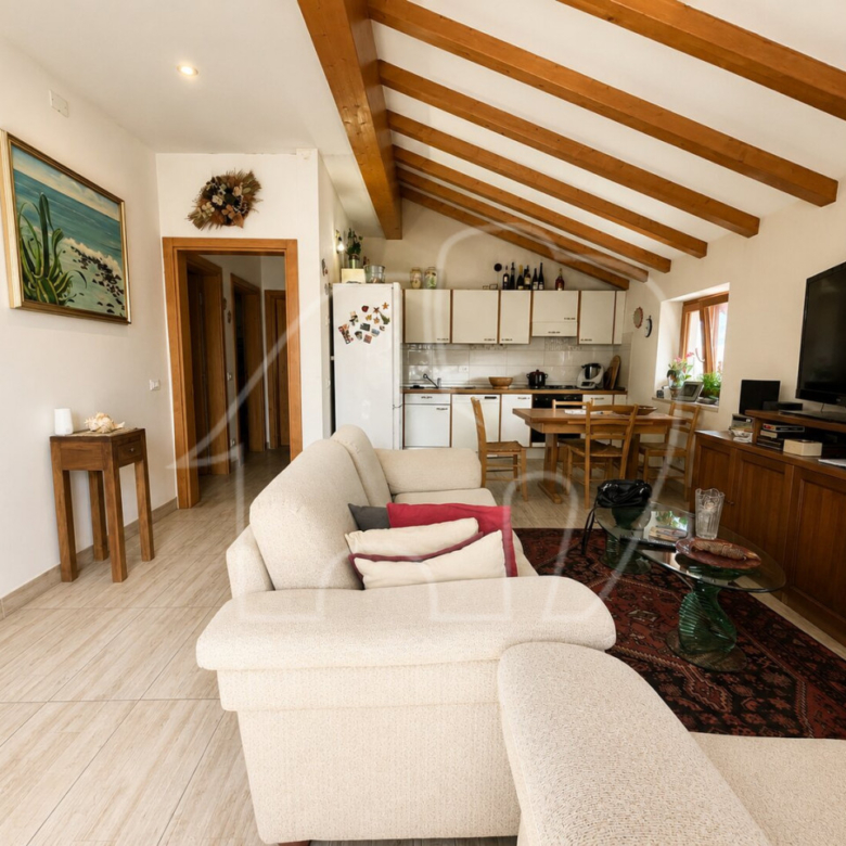 Trilocale: Rovere della Luna