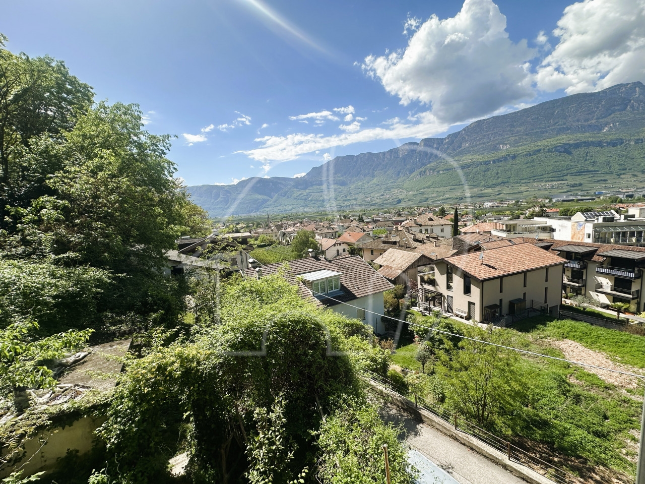 011__j12 Bilocale appena ristrutturato vicino al centro