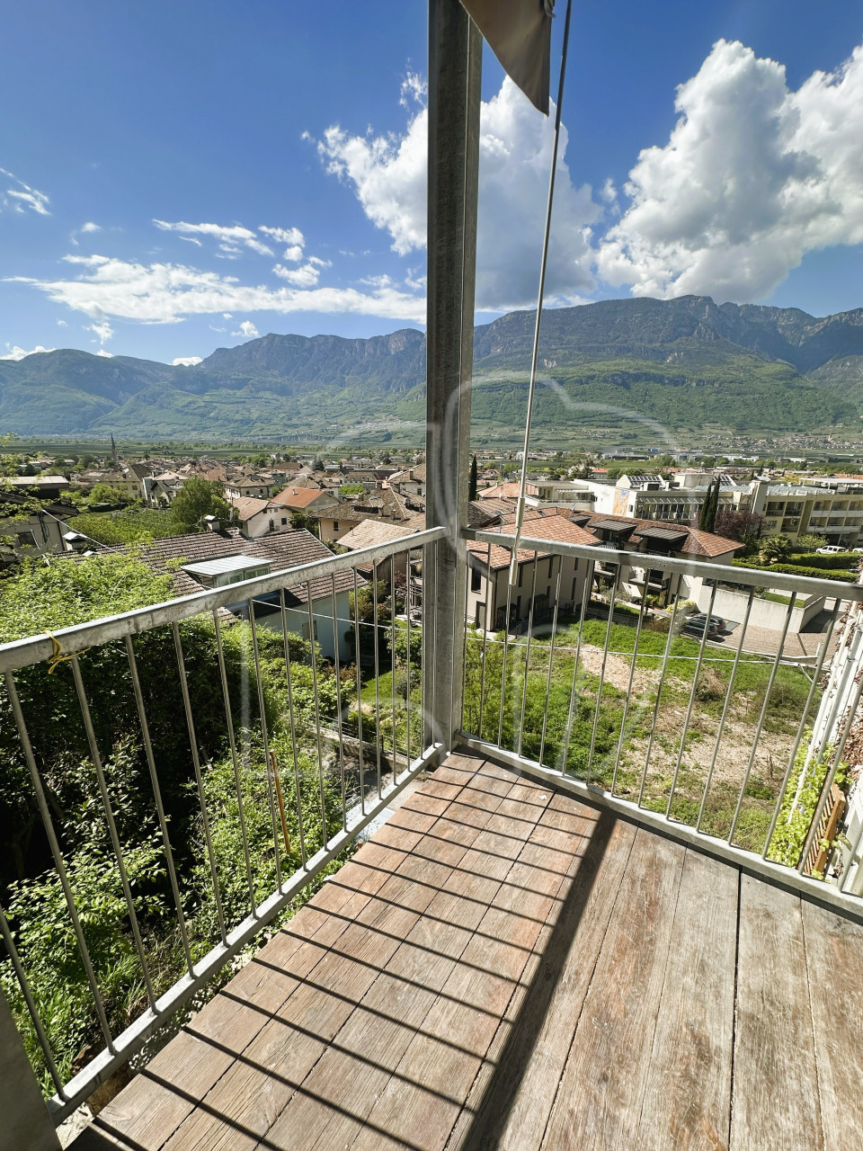 012__j13 Bilocale appena ristrutturato vicino al centro
