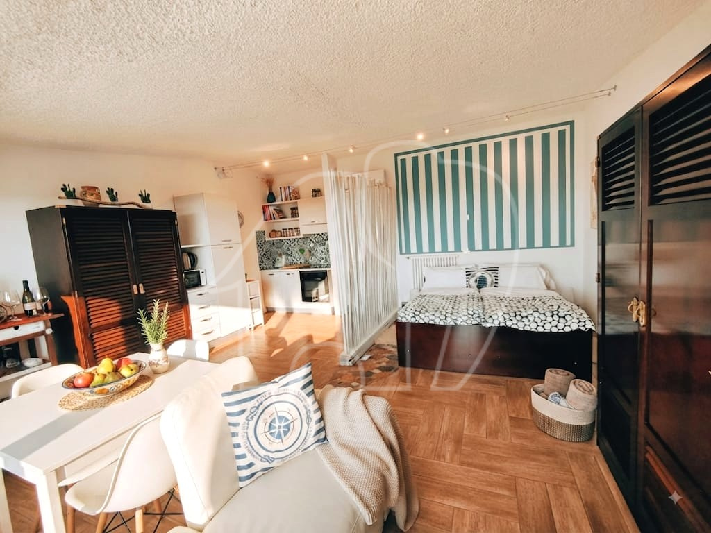 013__n2 Wohnung mit Seeblick und Pool