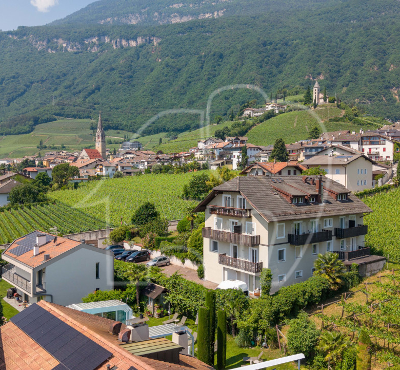 Tramin: Residence entlang der Weinstraße