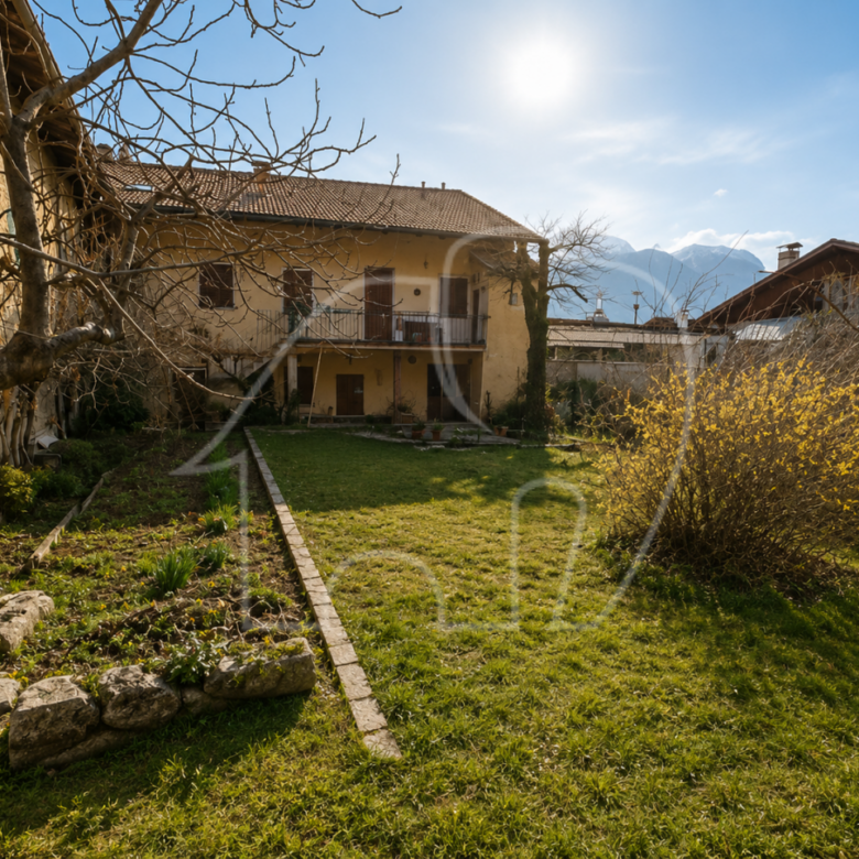 Porzione di casa con terreno