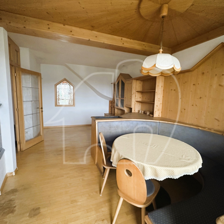 Pentalocale con soffitta