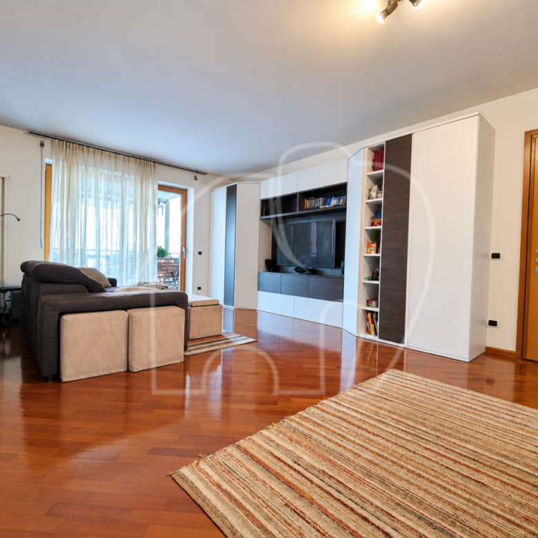 Trilocale con ampia terrazza e cantina