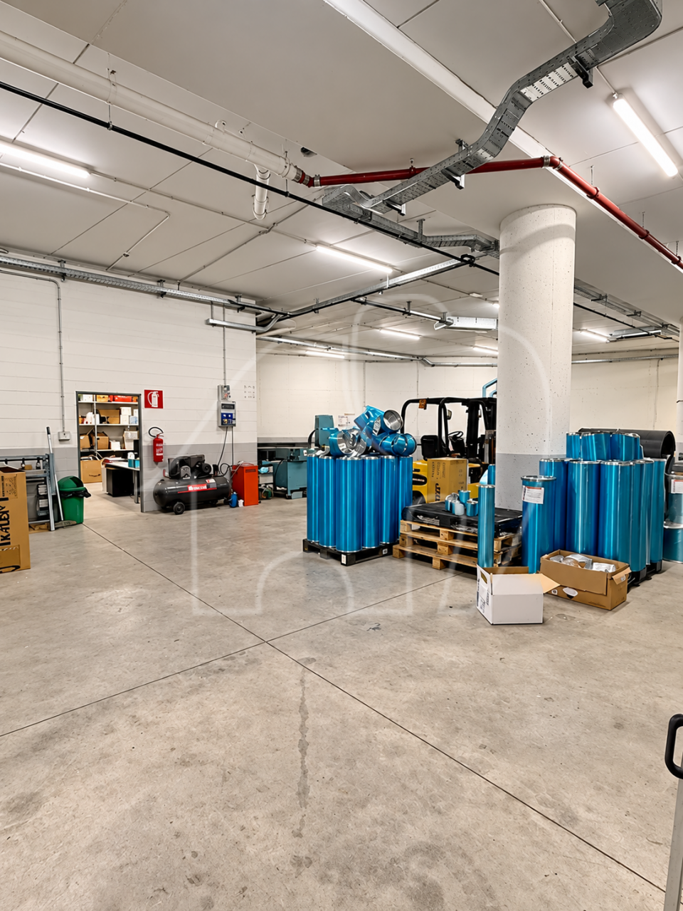 001__y2 Magazzino in affitto a Bolzano Sud