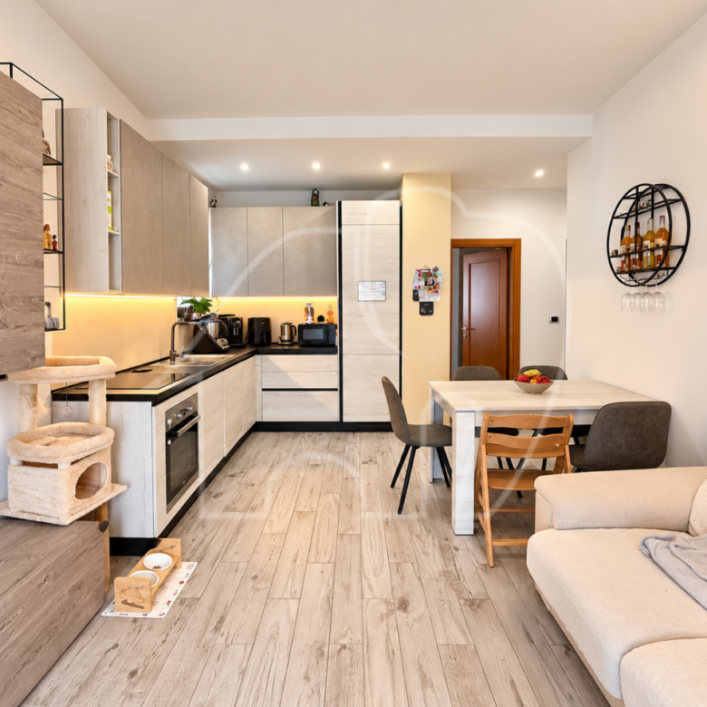 Trilocale completamente ristrutturato con balcone e cantina
