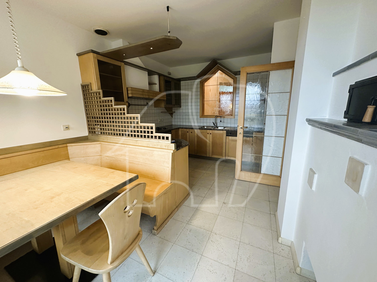 Pentalocale con soffitta