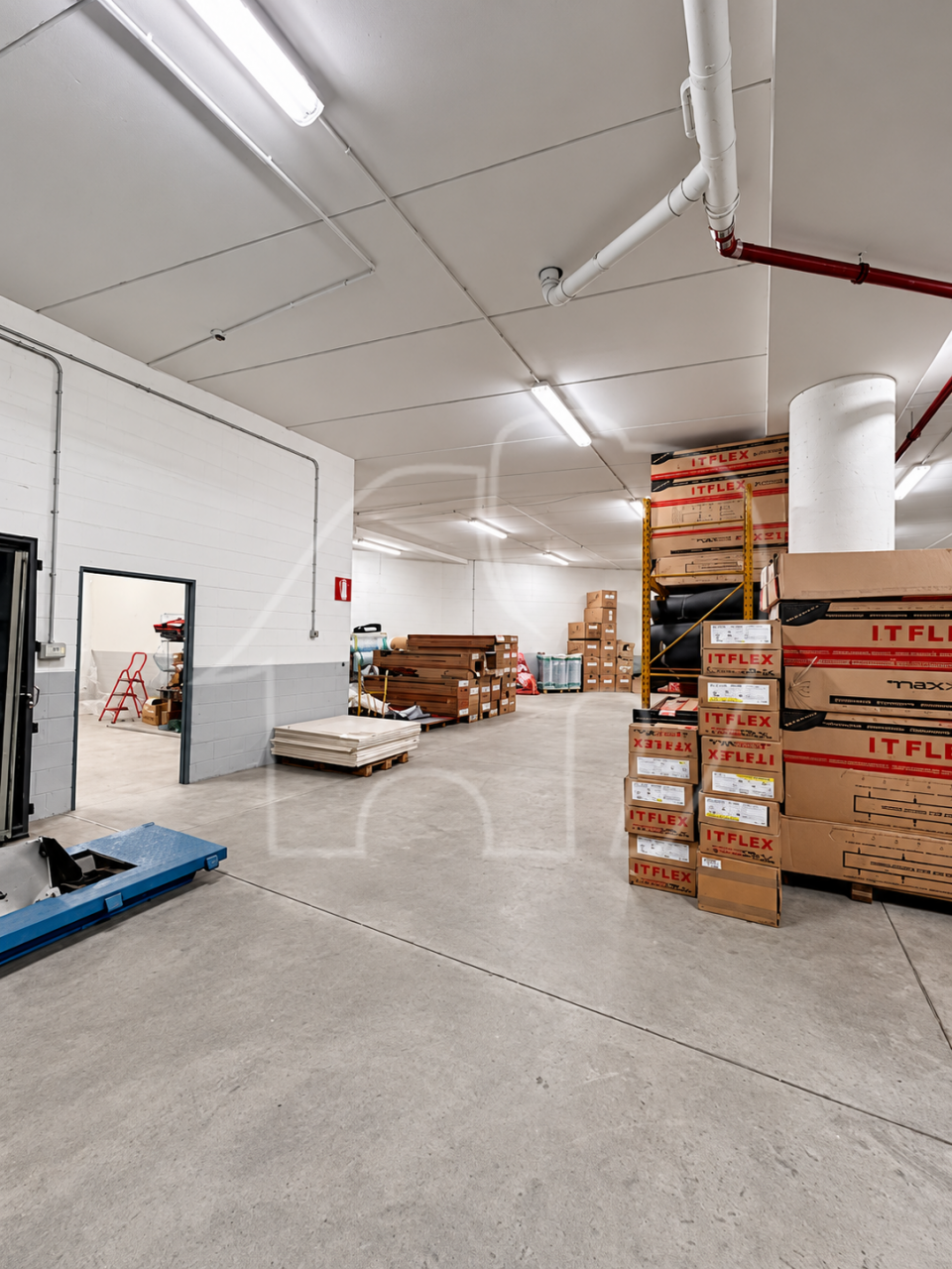 003__y1 Magazzino in affitto a Bolzano Sud