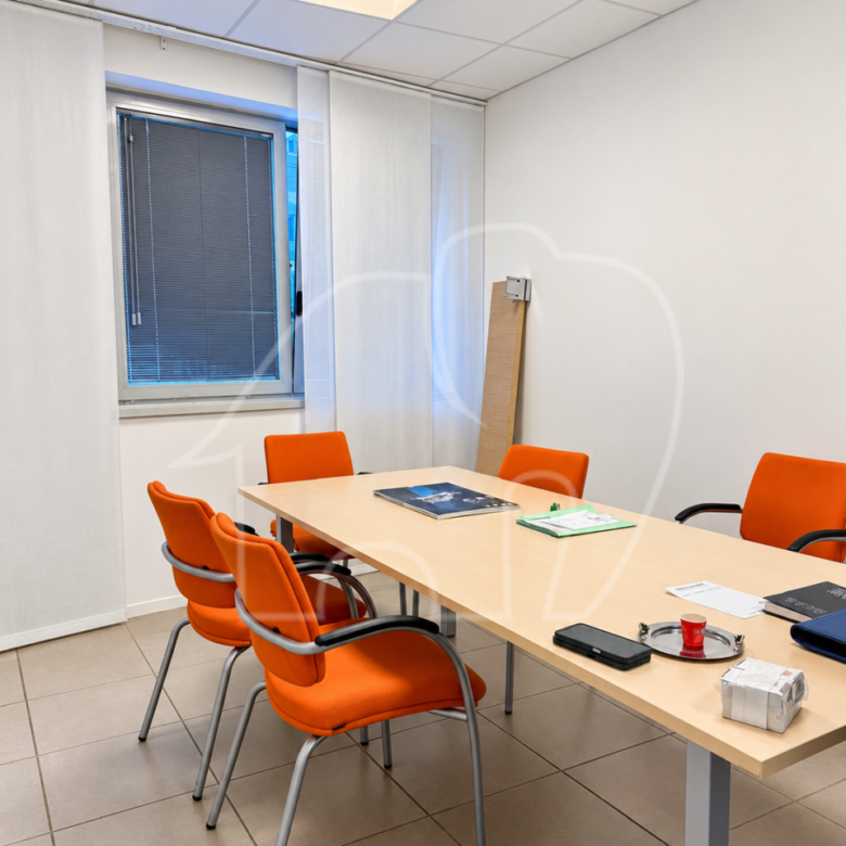 Ufficio luminoso in affitto a Bolzano Sud