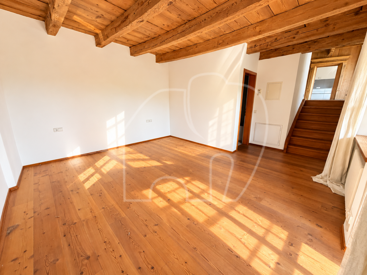 004__z19 Pentalocale storico con terrazza e fascino particolare