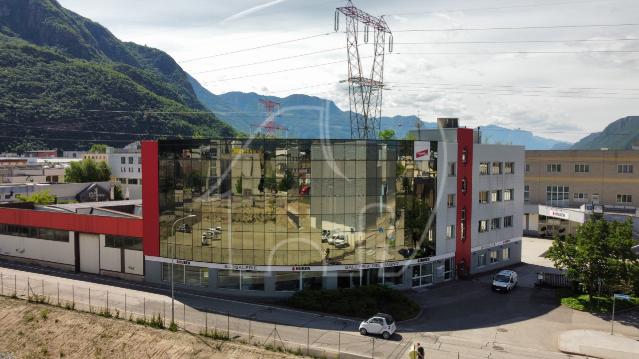 005__y5 Magazzino in affitto a Bolzano Sud