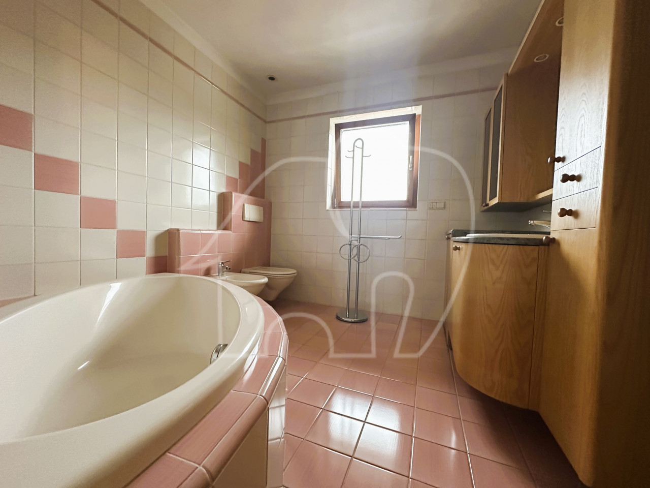 Pentalocale con soffitta