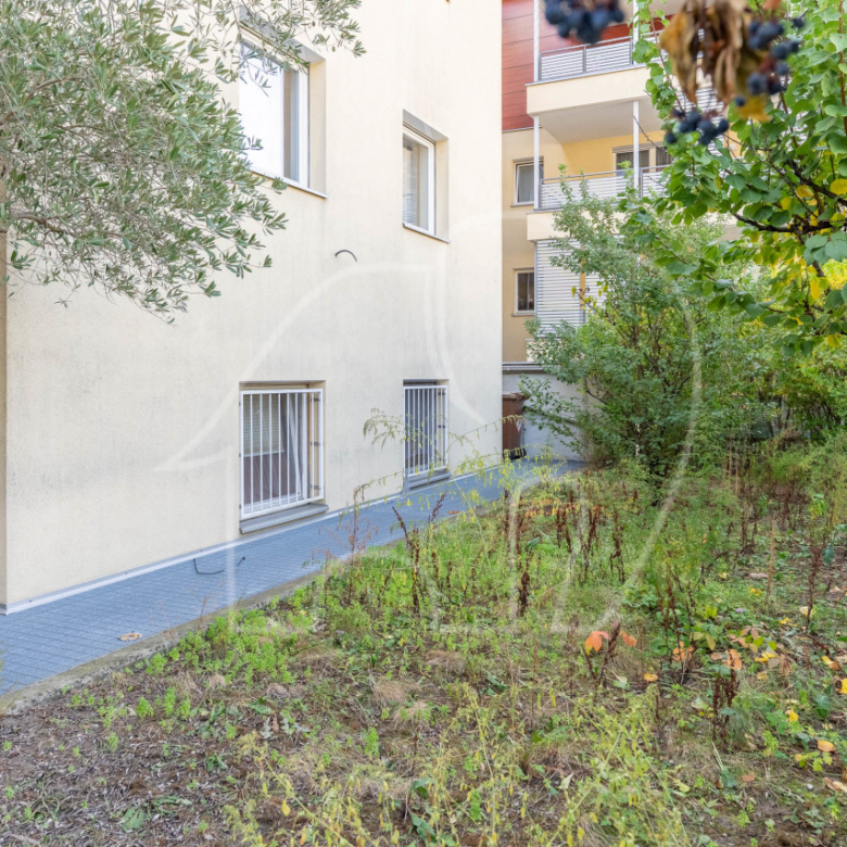 Trilocale con ampio giardino e terrazza